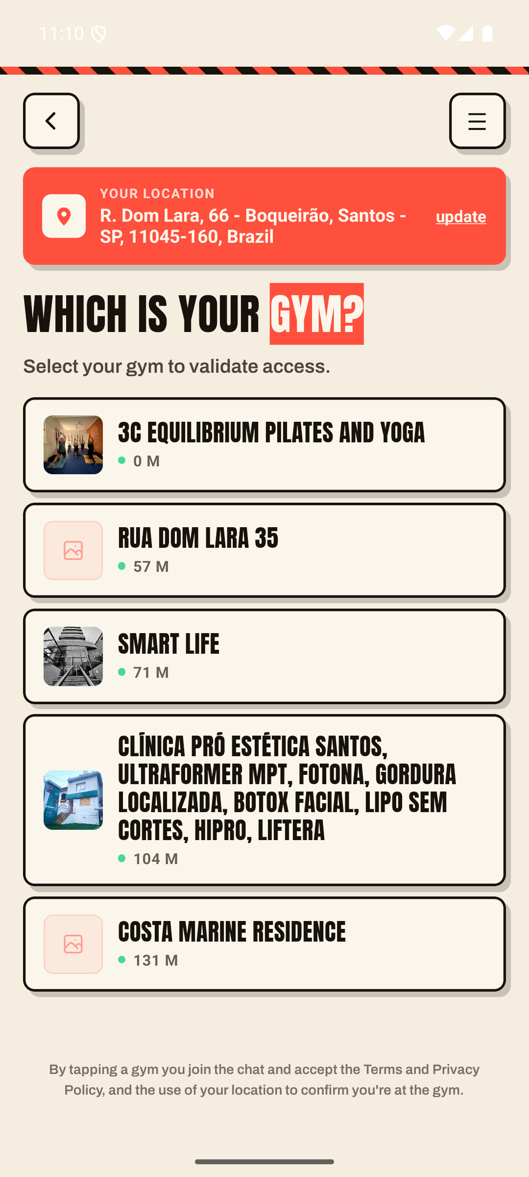 Tela do app Gymmo com a lista de academias por perto